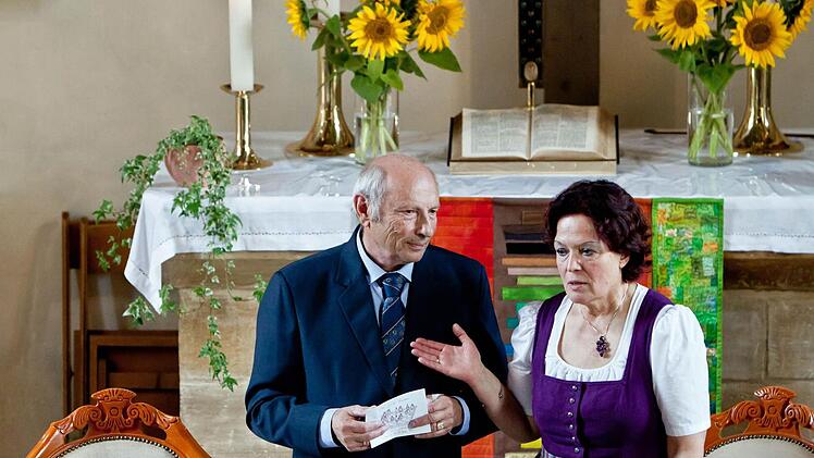 Zu seinem 75. Geburtstag hatte der Unternehmer Klaus Loeffelholz Freiherr von Colberg gemeinsam mit seiner Frau Eleonore das Bamberger Streichquartett nach Schottenstein eingeladen.Foto: Jochen Berger