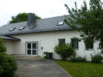 Mit dem Bürgerhaus an der katholischen Kirche befasst sich der Gemeinderat weiterhin. Foto: Lothar Weidner