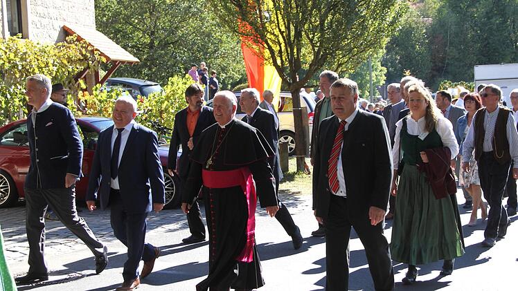 Die Ehrengäste mit MdL Steffen Vogel,  Bürgermeister Karl-Heinz Kandler, Bischof a.D. Friedhelm Hofmann und BBV-Präsident Walter Heidl (von links).