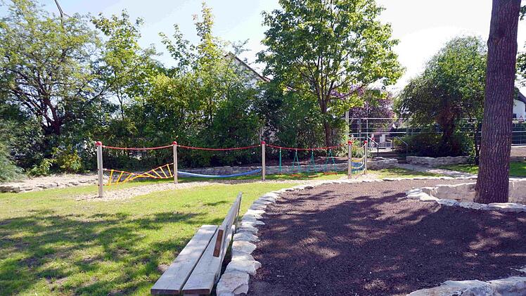 Der Pausenhof wurde insgesamt einnehmend gestaltet