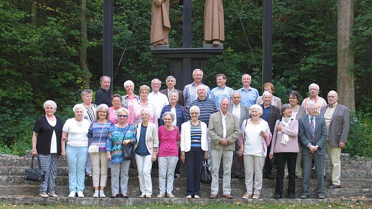 Das Erinnerungsfoto gehört zu jedem Klassentreffen dazu. Foto: privat