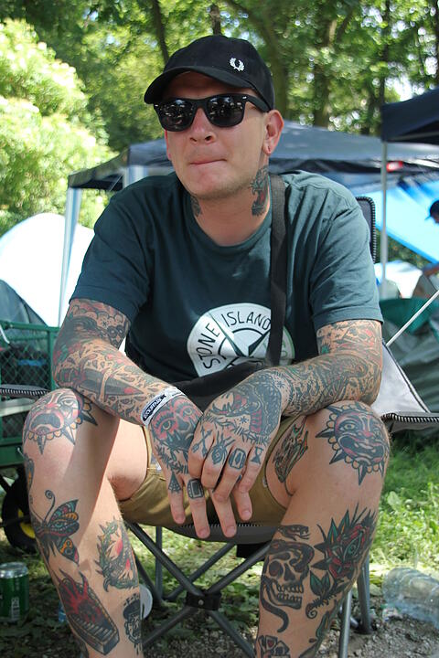 Zu einem Rockfestival gehören natürlich auch Tattoos