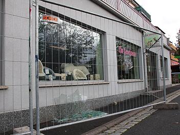 Eine Spur der Verwüstung hinterließ ein 37-Jähriger am Montagabend in der Straße "Am Weihertorplatz".