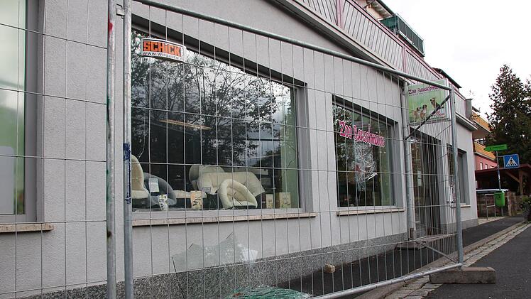 Eine Spur der Verwüstung hinterließ ein 37-Jähriger am Montagabend in der Straße "Am Weihertorplatz".