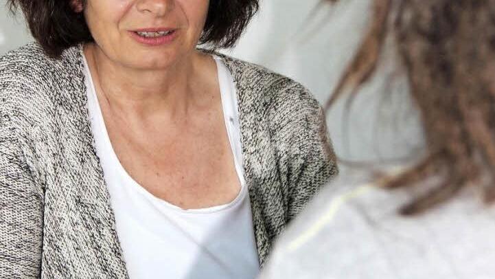 Sabine Spies im Gespräch mit einem ratsuchenden Vater Fotos: Katharina Müller-Sanke