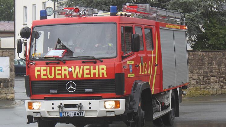 Mit dem Feuerwehrauto fahren war für die Kinder schöner als eine Karussellfahrt. Foto: Matthias Einwag