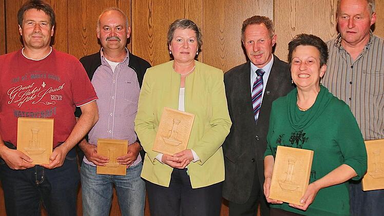 Sie sind aus dem Gemeinderat des Marktes Euerdorf ausgeschieden. Unser Bild zeigt (von links): Siegbert Baum, Manfred Dotter, Roswitha Schwarz, Reinhard Hallhuber, Marianne Metz und Ludwig Büttner.
