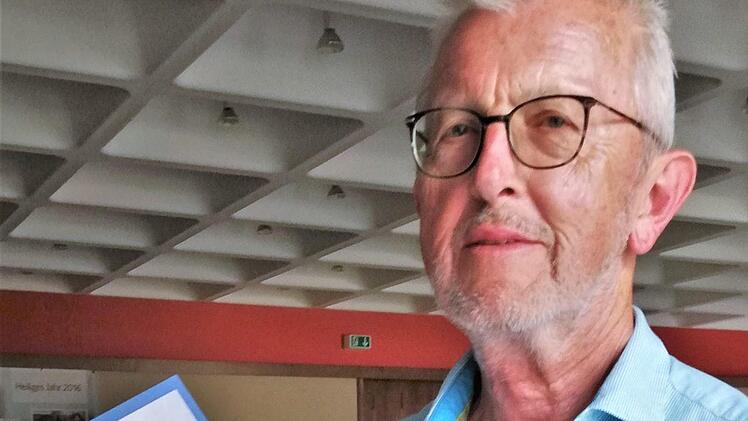 Norbert Paulus wurde für 15 Jahre ehrenamtlicher Tätigkeit als Schatzmeister vom Bayerischen Hospiz- und Palliativverband mit Urkunde und Goldener Ehrennadel ausgezeichnet. Foto: Sigismund von Dobschütz