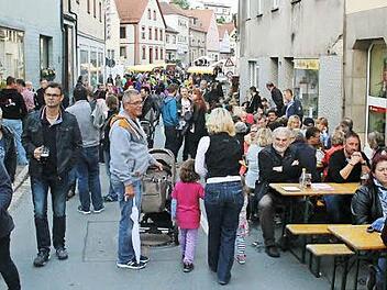 In den Stra&szlig;en der Innenstadt konnte es schon einmal eng werden.  Fotos: Gerhard Leikam