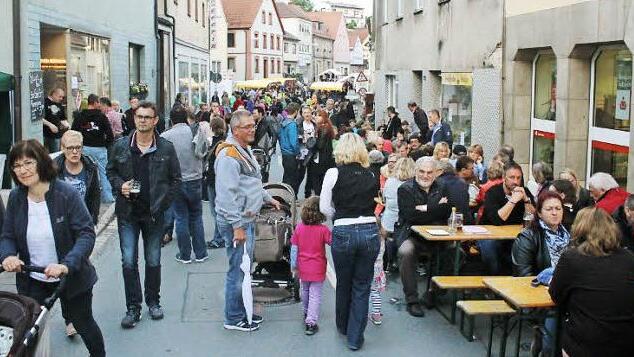 In den Stra&szlig;en der Innenstadt konnte es schon einmal eng werden.  Fotos: Gerhard Leikam