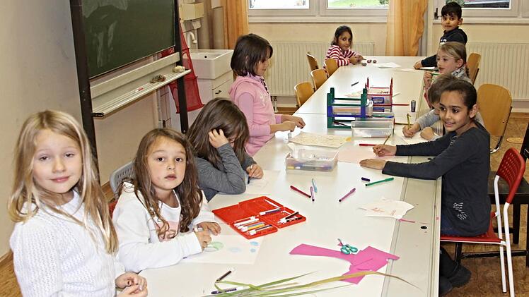 Zeit zum Spielen und Malen bleibt, auch wenn der Weg zur Nikolaus-Fey-Straße länger wurde. Foto: Helmut Will