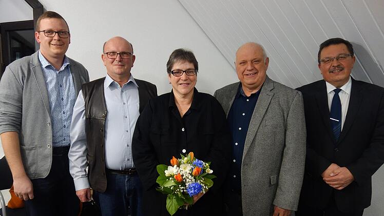 Der Gemeinderat ist wieder komplett. Das Foto zeigt (von links): Dirk Sonntag, Helfried Schreiner, Andrea Gahn, Volker Gahn, Jürgen Wittmann. Foto: Doris Weidner