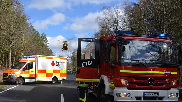 Auf der Staatsstra&szlig;e 2291 im Landkreis Bad Kissingen kam es am Sonntag zu einem t&ouml;dlichen Verkehrsunfall. Foto:  Peter Rauch