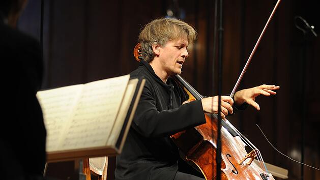 Alban Gerhardt gibt sein Jubil&auml;umskonzert in Bad Br&uuml;ckenau.