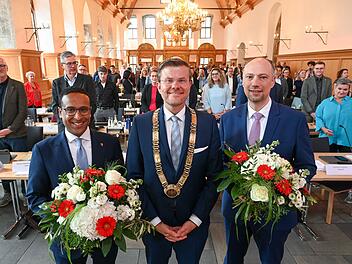 N&uuml;rnbergs Stadtrat und B&uuml;rgermeister vereidigt - K&ouml;nigs Ausblick