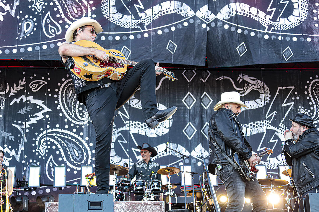 Rock im Park 2019: Die Country-Rocker von The BossHoss heizen der Menge ordentlich ein