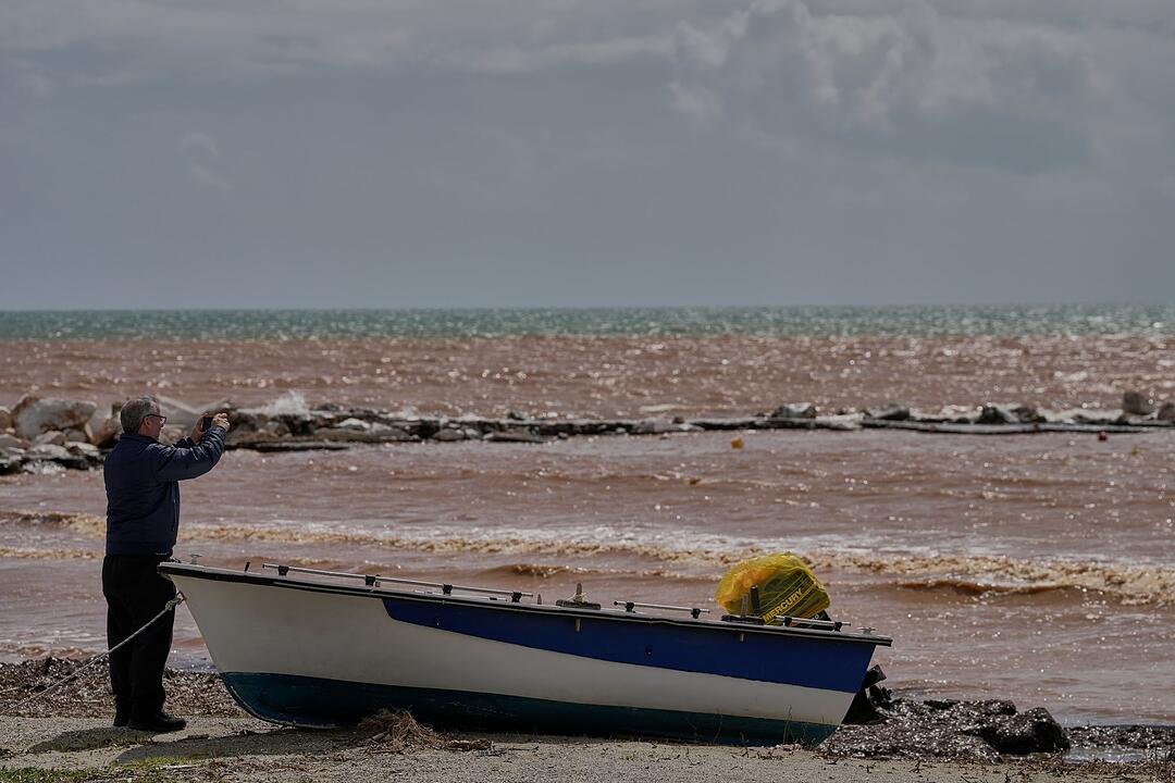 Starke Regenf&auml;lle und Saharastaub setzen &Auml;g&auml;is zu