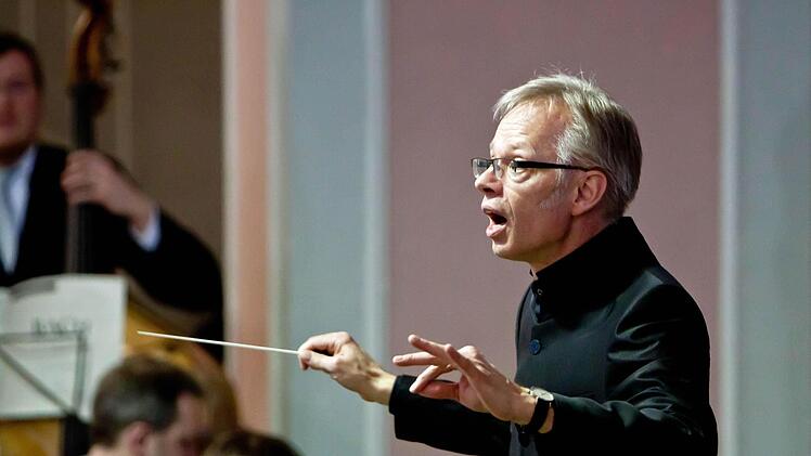 Souveräner Dirigent der Uraufführung in St. Moriz war Coburgs Kirchenmusikdirektor Peter Stenglein.