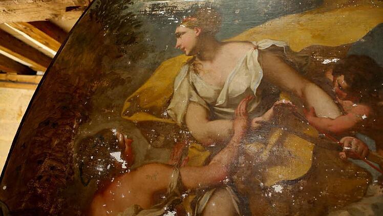 Fehlstellen, Kittungen und Firniss. Foto: Barbara Herbst