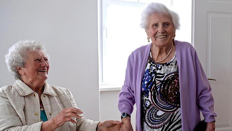 Die ältesten Einwohner des Ortes sind mit rund 90 Jahren Hilde Zink und Emma Veth.Foto: Gerd Schaar