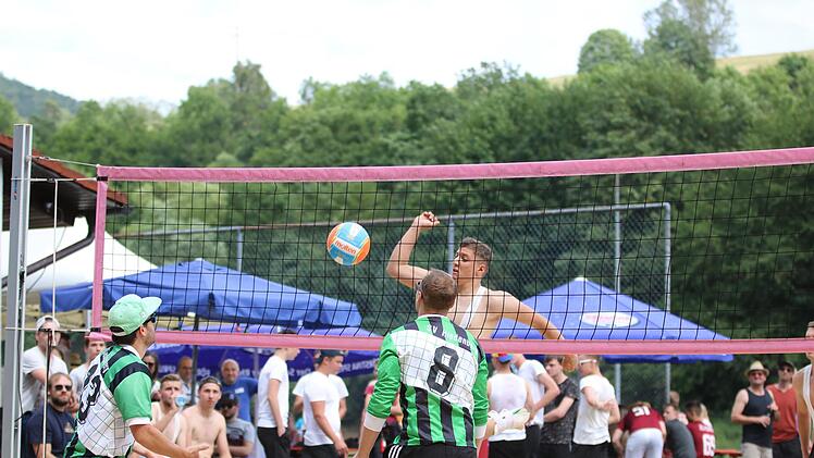 Beachvolleyball-Turnier in Oberbach. Sebastian Schmitt
