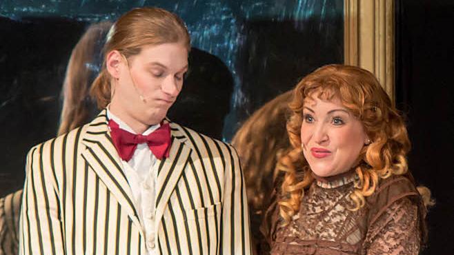 Christine mit ihrem Raoul (Martin Mairinger).