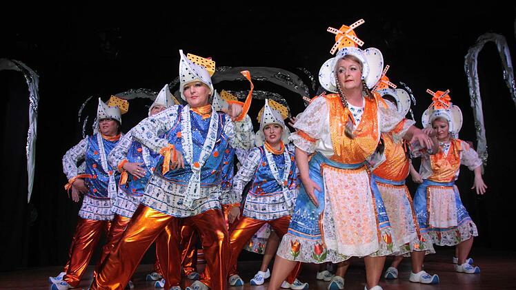 Das Weiberballett Foto: Jürgen Gärtner