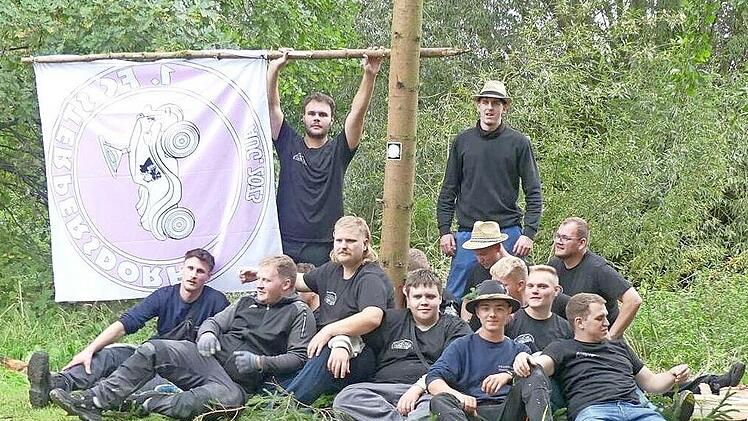 Die Sterpersdorfer Kerwasburschen.