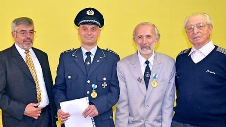 Der neu gewählte Vorstand des SKB Pressig (von links): Berthold Nickol (Zweiter Vorsitzender), Ulrich Horn (Erster Vorsitzender und Kassier), Josef Bonik (Schriftführer und Fähnrich), Baptist Welscher (Ausschussmitglied).  Foto: Karl-Heinz Hofmann