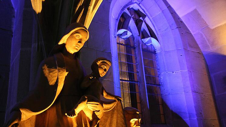 Die Kronacher Altstadt wird vom 27. April bis 6. Mai wieder in ein besonderes Licht getaucht. Foto: Archiv/Michael Gründel