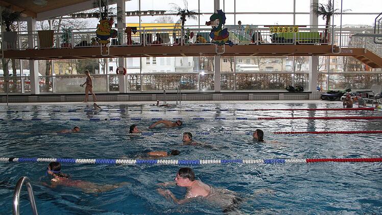 24-Stunden-Schwimmen im Kulmbacher Hallenbad Foto: Sonja Adam