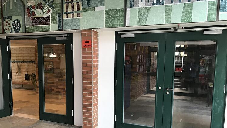 Neue  Brandschutztüren           in der Poxdorfer SchuleFoto: Dagmar Niemann