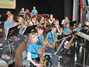 "Mir spieln zsamm", unter dem Motto spielt der Nachwuchs von Stadtkapelle und "Harmonie" sehr erfolgreich mit Werner Lehrieder.Ewald Stretz