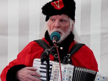 Adi Tischer Fotos: Johanna Blum