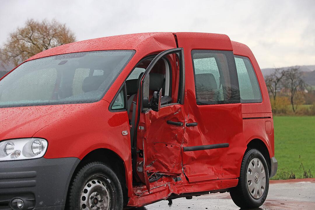 Mehrere Verletzte bei Unfall auf B470