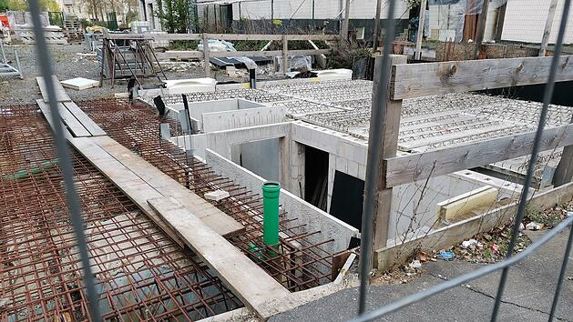 Baustelle, Absperrung, Sperrung, Bauarbeiten, Hausbau, Neubaugebiet, Grundst&uuml;cke, Wohngebiet, Wohnungsbau