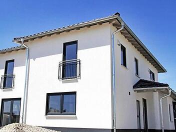 Der Neubau am Altenberg 6 in Grub am Forst, steht am Sonntag, 26. April, von 14 bis 16 Uhr, zur Besichtigung offen. Foto: Alexandra Kemnitzer