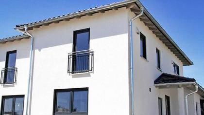 Der Neubau am Altenberg 6 in Grub am Forst, steht am Sonntag, 26. April, von 14 bis 16 Uhr, zur Besichtigung offen. Foto: Alexandra Kemnitzer