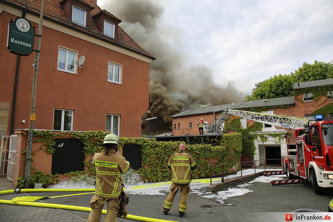 Bayreuther Disco “Rosenau“ brennt – Stadt löst Katastrophenalarm aus