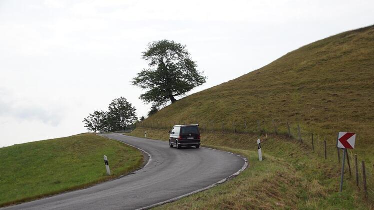 Sehr positiv wurde im Gemeinderat Rauhenebrach die Nachricht aufgenommen, dass die Staatsstraße zwischen Untersteinbach und Koppenwind erneuert wird. Besonders umfangreich werden die Arbeiten hier am Klebheimer Berg; die Baustelle wird etwa ein halbes Jahr dauern.