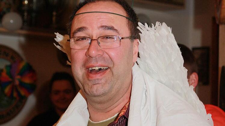 Auch 30 Jahre nach der Uraufführung beeindruckt der Kanadier Richard Bosmann als "Münchner im Himmel" mit Flügelchen und Heiligenschein.  Foto: Katrin Geyer