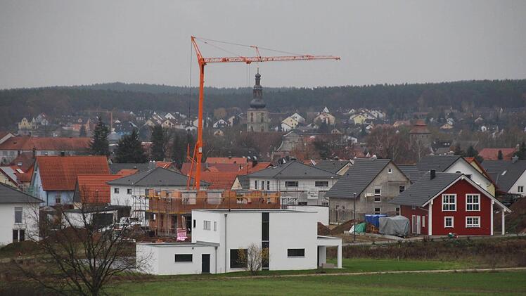 Im Baugebiet Häckersteig stehen die unterschiedlichsten Häuser dicht nebeneinander. Foto: Andreas Dorsch