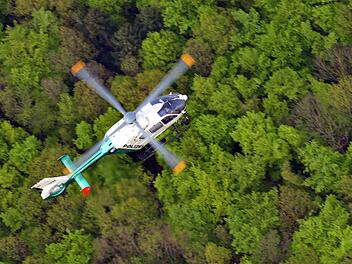 Die zwei Senioren mussten mit dem Rettungshubschrauber in Kliniken gebracht werden: Bei Enhingen bei Dinkelsb&uuml;hl wurde ein Mann und eine Frau schwer verletzt.  Symbolfoto: Ronald Rinklef