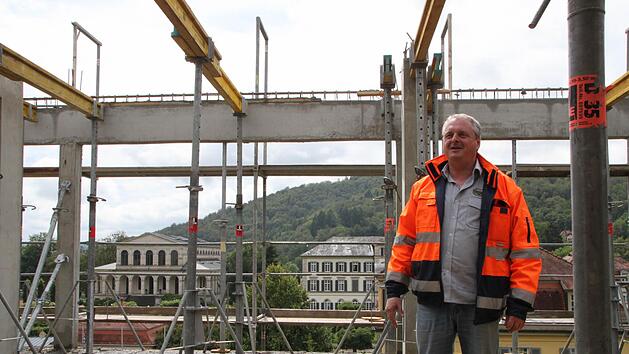 Arbeiten im Dorint-Hotel - hier die Sanierung des Park-Fl&uuml;gels -, in der Malteser Klinik von Weckbecker und auf dem Volkersberg schr&auml;nkten die Kapazit&auml;t an G&auml;stezimmern in den vergangenen Jahren ein. Nun ziehen die &Uuml;bernachtungszahlen wieder kr&auml;ftig an. Foto: Archiv/Ulrike M&uuml;ller