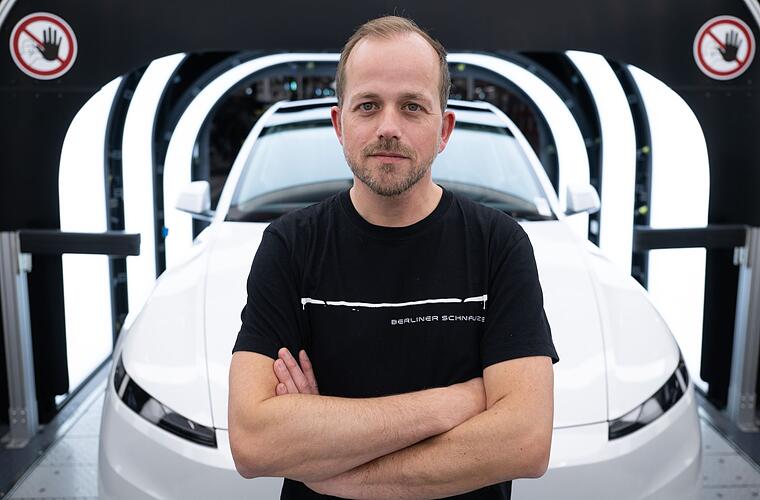 Tesla-Werksleiter lehnt Tarifvertrag ab - IG Metall wirbt