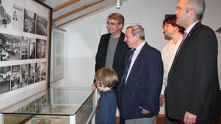 Bildtafeln zeigen das Leben und Wirken von Franz Itting in Ludwigstadt und Probstzella.  Foto: Veronika Schadeck