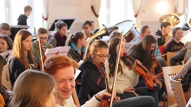 Noch  stecken die Schüler   mitten in der Probenarbeit    für den "Orlando Tango". KHG