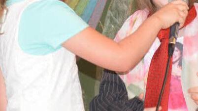 Kinder aus der 3. Jahrgangsstufe mit "I`m Emily". Foto: Schmidt