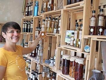 Hanna Schuster brachte 2012 das Shrub-Rezept aus Amerika mit und produziert seitdem in ihrer eigenen Manufaktur. Fotos: Stefanie Gleixner