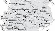Deutschlandkarte mit regionaler Uhrzeit der Finsternis und jeweiligem Bedeckungsgrad der Sonne. Grafik: K. Dengl/dpa